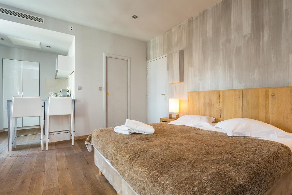 Studio Hyper-centre Rue Paradis *